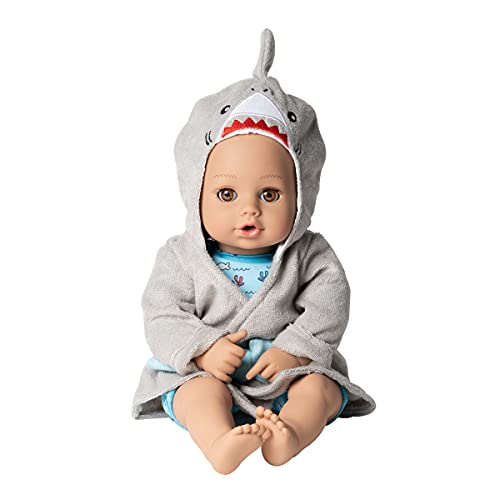アドラ 赤ちゃん人形 ベビー人形 Adora Bath Toy Baby Doll in Baby Shark Themed Bathrobe - 13 Inch