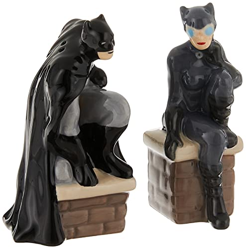 エネスコ Enesco 置物 インテリア Enesco 6003735 DC Comics Ceramics Batman and Catwoman Salt and Pepp